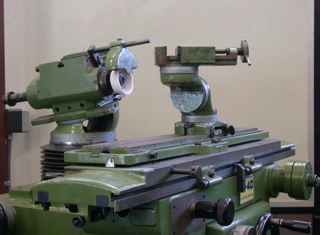 tool clutter and grinder